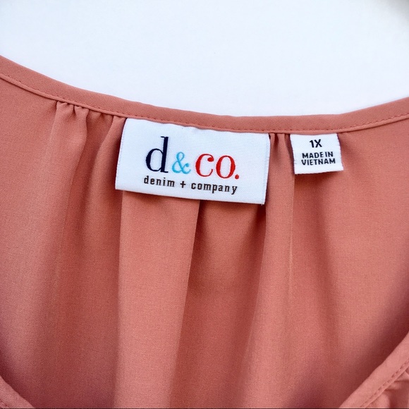 ✨ Denim & Co. Blouse ✨ - Picture 4 of 8